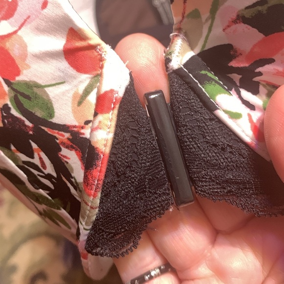 40 B Torrid Curve front hook floral print Bra - Picture 3 of 4